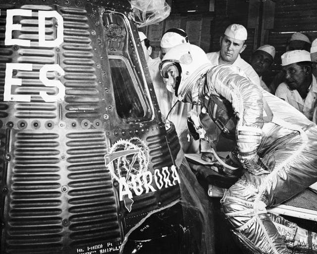 ASTRONAUT  CARPENTER, SCOTT - MERCURY-ATLAS (MA)-7 - "AURORA 7" CAPSULE - PRE-INSERTION - CAPE