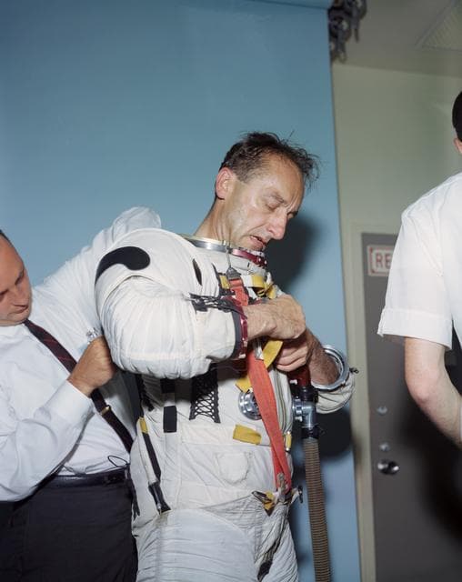 NASA image: Tour - Visitors - MSC
