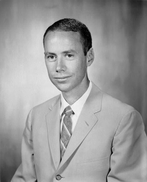 NASA image: HOLMQUEST, DONALD L., ASTRONAUT - PORTRAIT