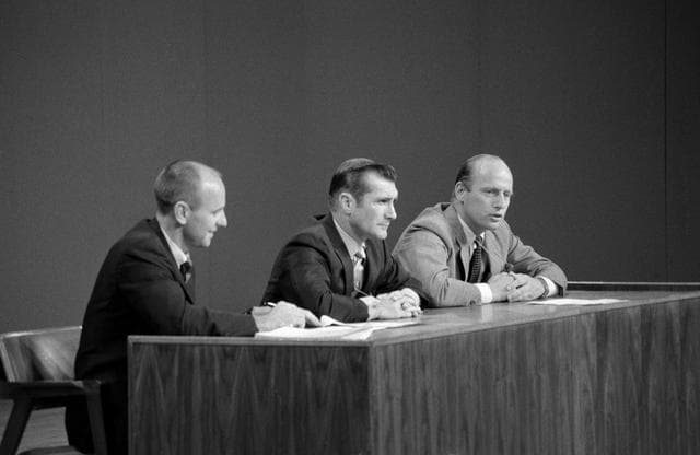 NASA image: Apollo XII Crew - Preflight News Conference - MSC