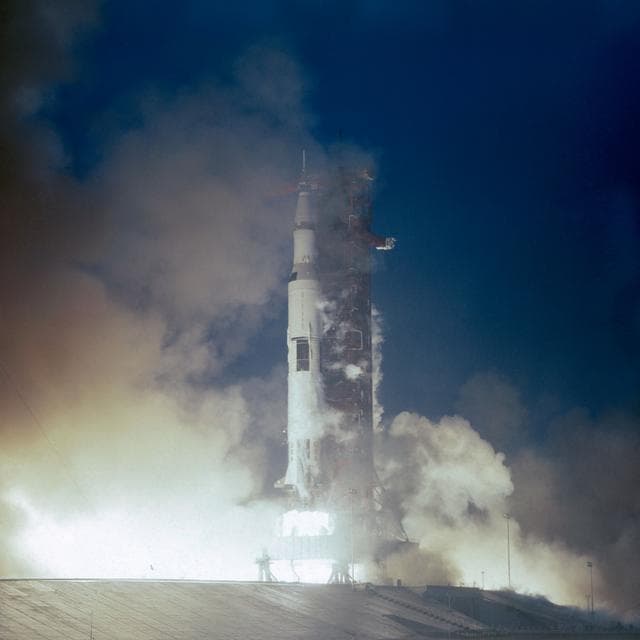 NASA image: APOLLO XII - LAUNCH DAY ACTIVITIES - LAUNCH COMPLEX 39A - KSC