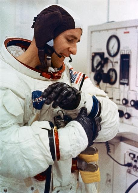 APOLLO XII - LAUNCH DAY ACTIVITIES - LAUNCH COMPLEX 39A - KSC