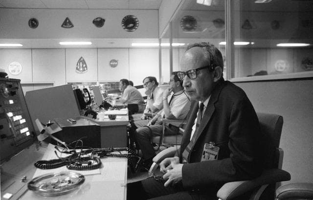 NASA image: View of Mission Control Center during the Apollo 13 liftoff