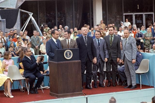 NASA image: President Richard Nixon visits MSC to award Apollo 13 Mission Operations team