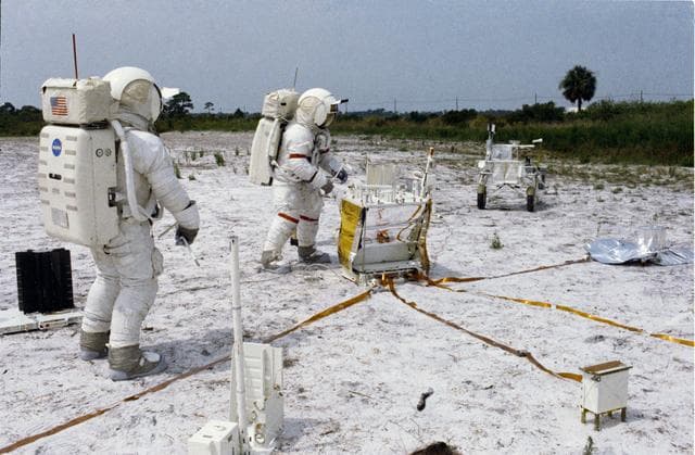 NASA image: APOLLO XIV - CREW TRAINING - KSC