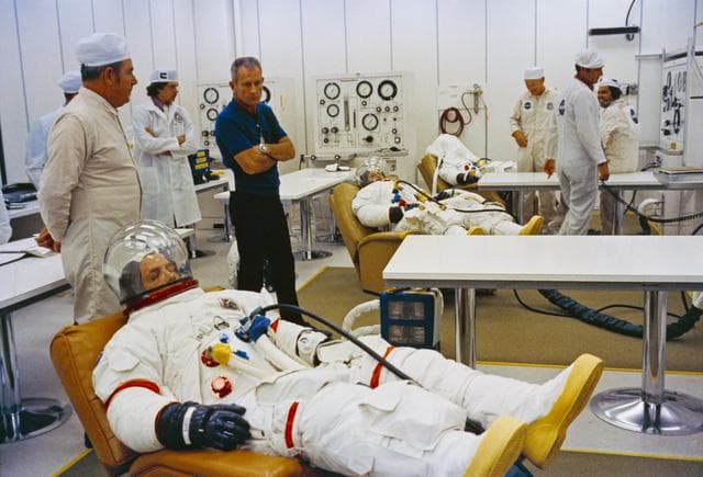 NASA image: PRELAUNCH - (SUITING-UP) APOLLO 15 - KSC