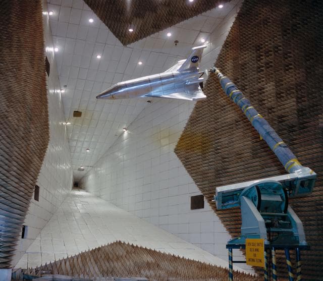 NASA image: BLDG. 14 - SHUTTLE TEST - MSC