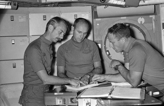 NASA image: Skylab (SL)-3 Crew - Training - Orbital Workshop Trainer - JSC