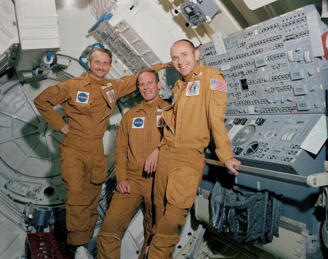 NASA image: SKYLAB (SL)-3 CREW - 1-G TRAINER - MULTIPLE DOCKING ADAPTER (MDA) - JSC