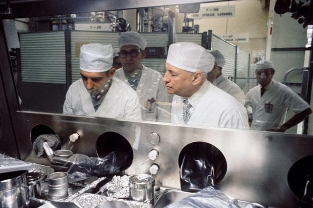 NASA image: PERSONNEL - DR. GILRUTH ROBERT R. - JSC