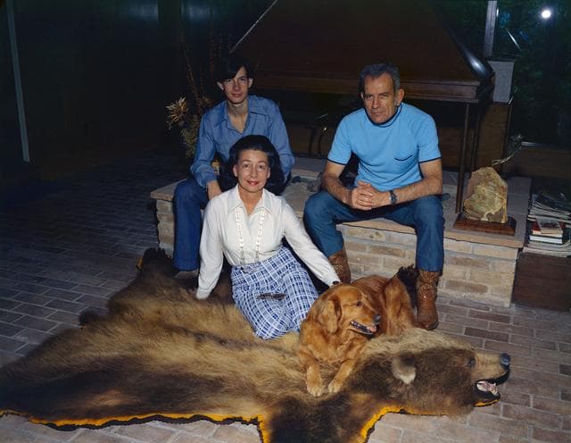 NASA image: Slayton Family Portrait - JSC