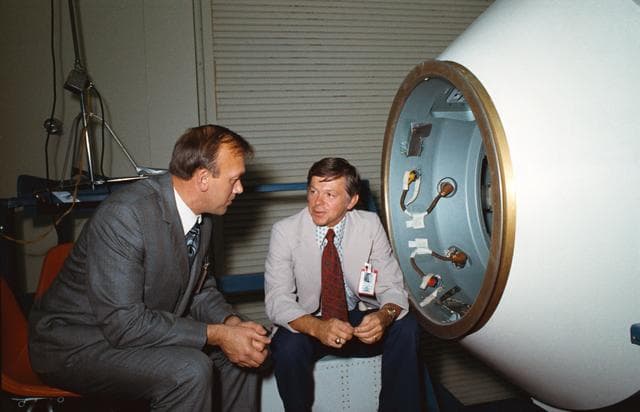 NASA image: Soviet and American flight directors for ASTP