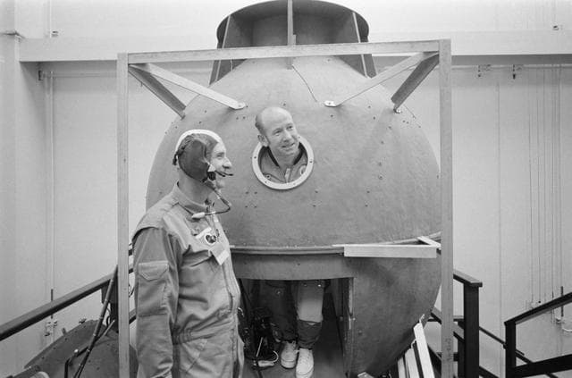 NASA image: SIMULATIONS - APOLLO-SOYUZ TEST PROGRAM (ASTP) - DOCKING/COMMAND MODULE (CM) - JSC
