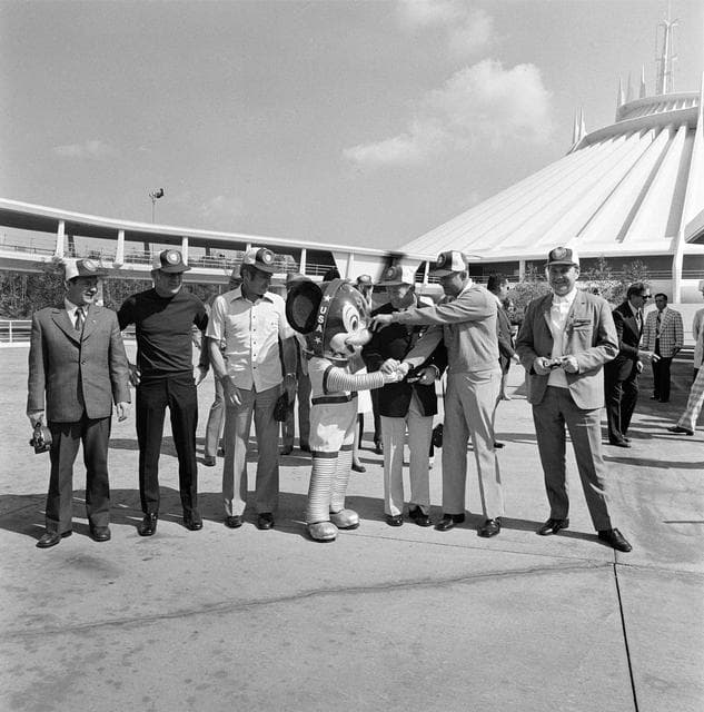 SOCIAL - APOLLO-SOYUZ TEST PROJECT (ASTP) - DISNEY WORLD - FL