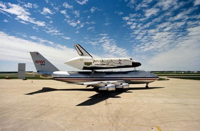 NASA image: Orbiter 102 - Kelly AFB -