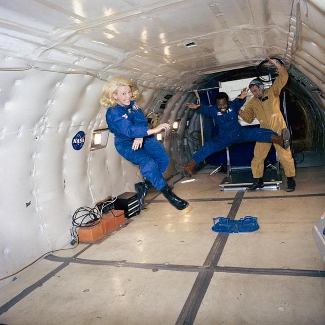 NASA image: ZERO-G - Crippen, Robert L.
