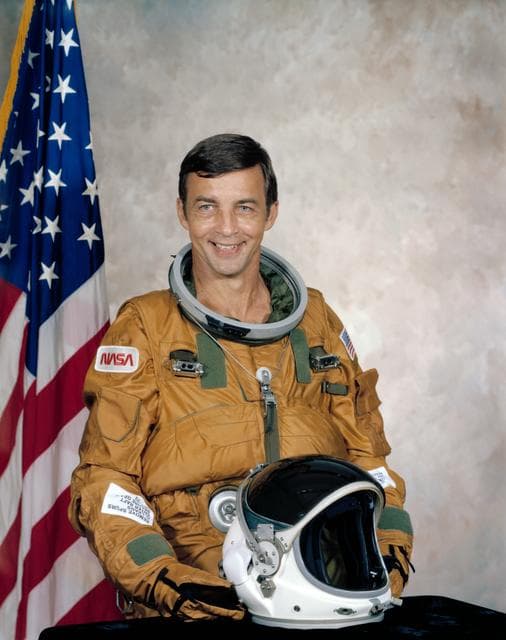 NASA image: OFFICIAL PORTRAIT - PETERSON, "PETE"