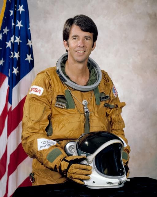 NASA image: OFFICIAL PORTRAIT - LENOIR, WILLIAM, ASTRONAUT