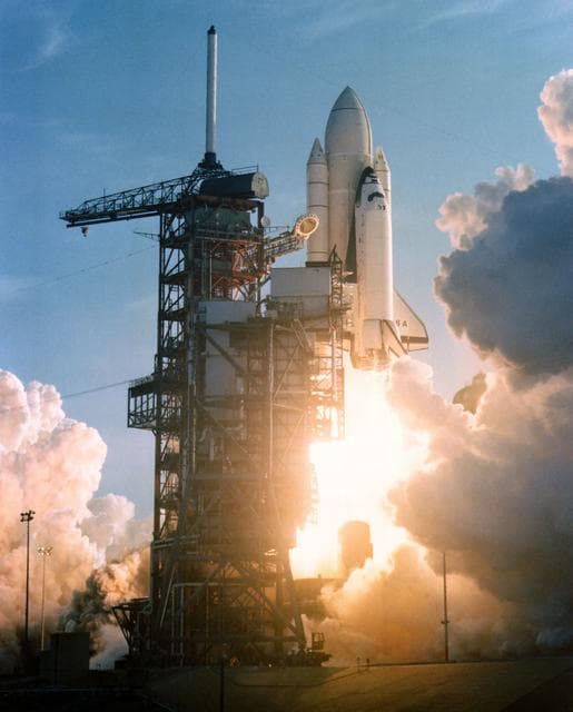 NASA image: LAUNCH - STS-1 - KSC