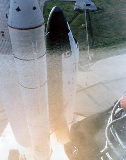 NASA image: LAUNCH - STS-1 - KSC