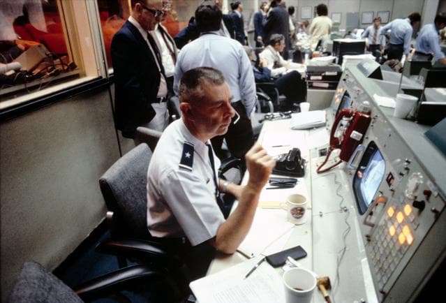 NASA image: INFLIGHT (MISSION CONTROL CENTER [MCC]) - STS-1 - ELLINGTON AFB (EAFB), TX