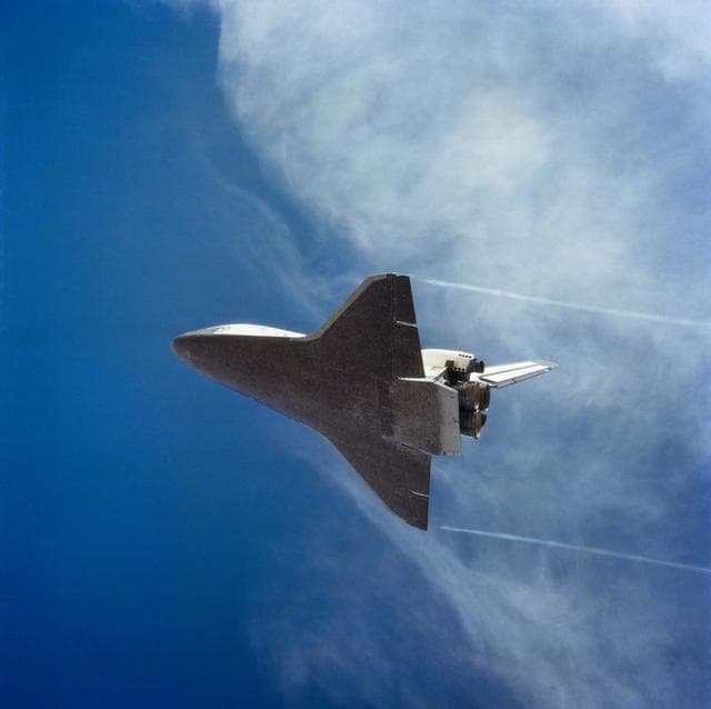 NASA image: Landing - STS-2 - Edwards AFB (EAFB), CA