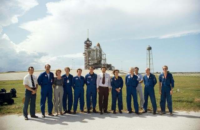 NASA image: Astronaut Corps, STS-4 vehicle integration test team and other personnel