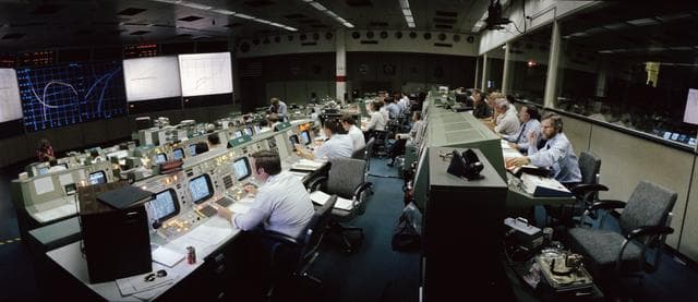 NASA image: INFLIGHT (MISSION CONTROL CENTER [MCC]) - JSC