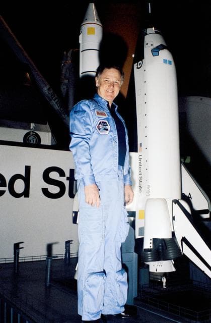NASA image: CANDID - ASTRONAUT LIND, DONALD L. - JSC