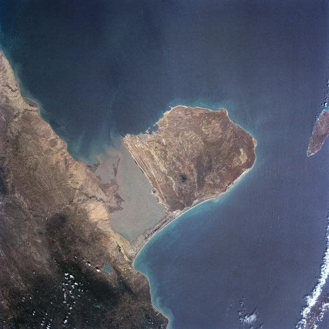 NASA image: INFLIGHT (EARTH VIEWS) - STS-7