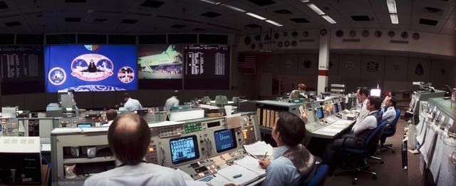 NASA image: INFLIGHT (MISSION CONTROL CENTER [MCC]) - STS-11/41B - JSC