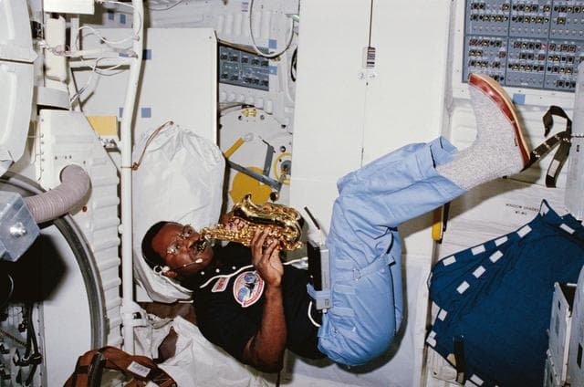 NASA image: BRIEFING (CREW ACTIVITIES) - STS-11/41B