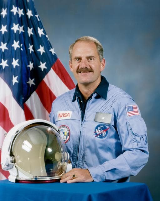 NASA image: Portrait - Van Hoften, James D.