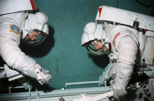 NASA image: STS-51E (WEIGHTLESS ENVIRONMENT TRAINING FACILITY [WETF]]) - JSC