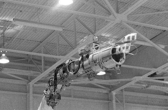 NASA image: Remote Manipulator System (RMS) - Astronaut Ride, Sally (Flyswatter) - JSC