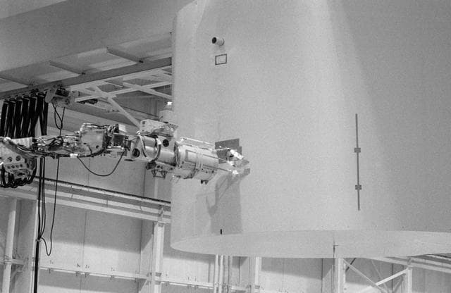 NASA image: Remote Manipulator System (RMS) - Astronaut Ride, Sally (Flyswatter) - JSC