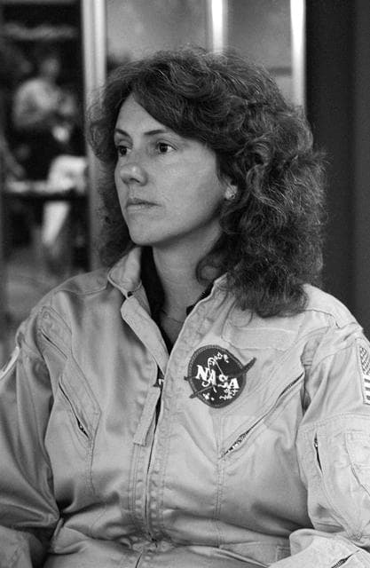 NASA image: TEACHER-IN-SPACE PARTICIPANT - BARBARA MORGAN - SUIT/HYGIENE BRIEFING