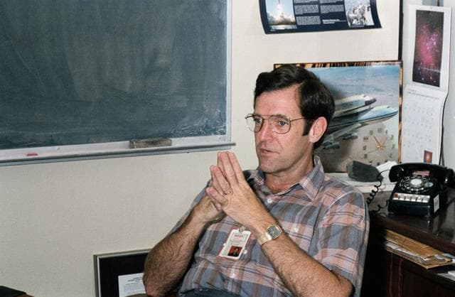 NASA image: CREW TRAINING - STS-33/51-L