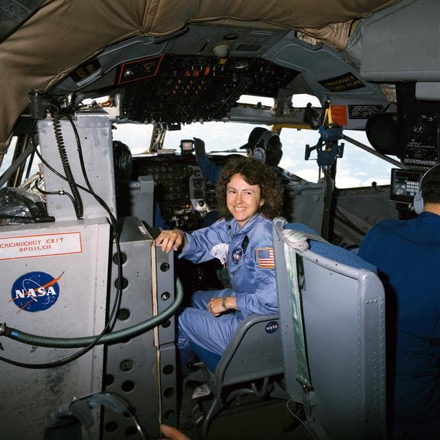 NASA image: CREW TRAINING - STS-33/51L (ZERO-G)