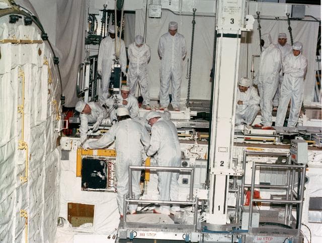 NASA image: STS-26 Discovery, OV-103, OASIS equipment is mounted in payload bay (PLB)