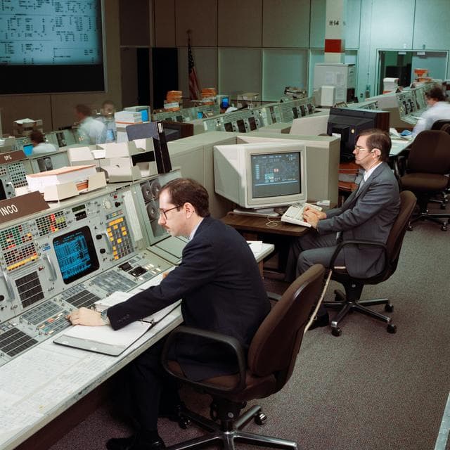 NASA image: JSC MCC Bldg 30 Instrumentation and Communications Officer (INCO) RTDS