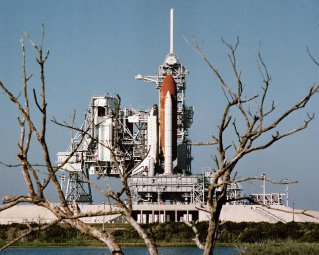 NASA image: STS-27 Atlantis, Orbiter Vehicle (OV) 104, at KSC Launch Complex (LC) pad 39B