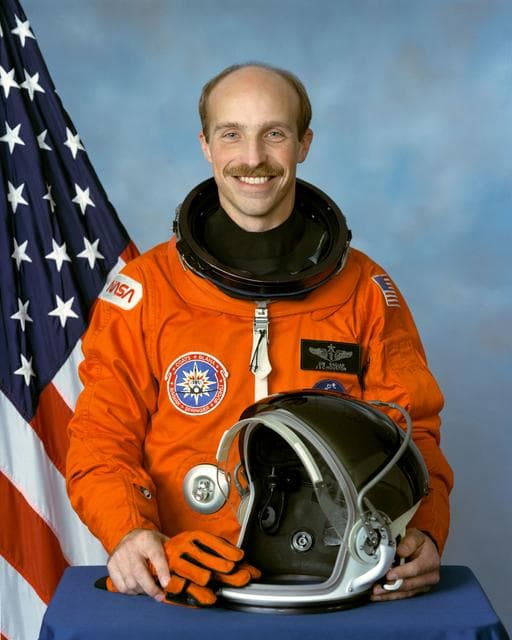 Official portrait of astronaut James P. Bagian