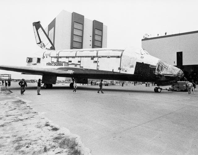 NASA image: STS-28 Columbia, Orbiter Vehicle (OV) 102, roll over to KSC OPF