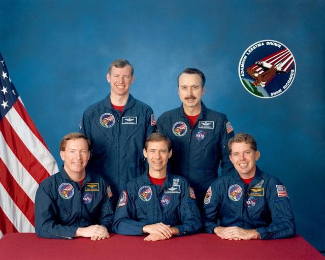 NASA image: STS-28 Columbia, OV-102, official crew portrait