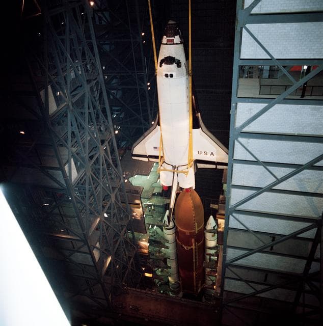 NASA image: STS-28 Columbia, Orbiter Vehicle (OV) 102, ET/SRB mating operations at KSC