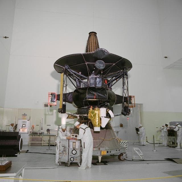NASA image: STS-34 Galileo processing at KSC's SAEF-2 planetary spacecraft facility