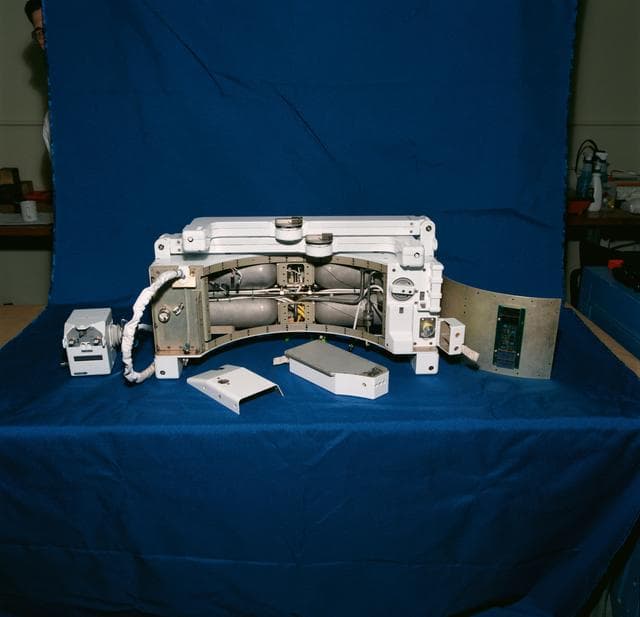 NASA image: STS-64 SAFER Assembly