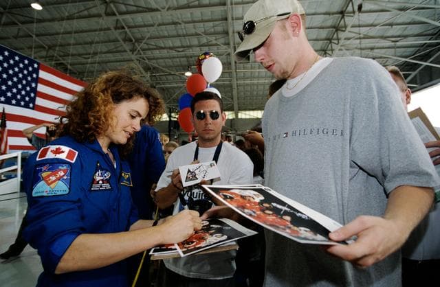 NASA image: STS-96 crew return ceremony at Ellington Field, June 7, 1999