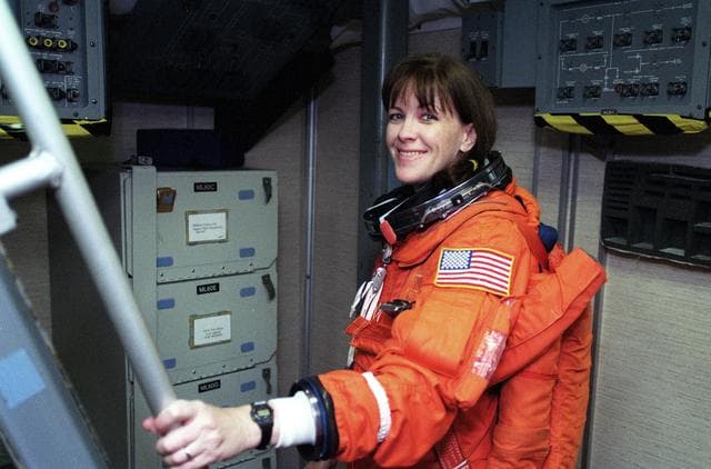 NASA image: STS-99 crewmembers train in orbiter mock-up